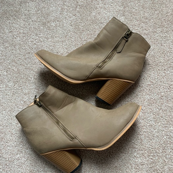 Tan Block Booties - Picture 2 of 3